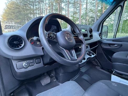 Used 2021 Mercedes-Benz Sprinter 2500 image 17