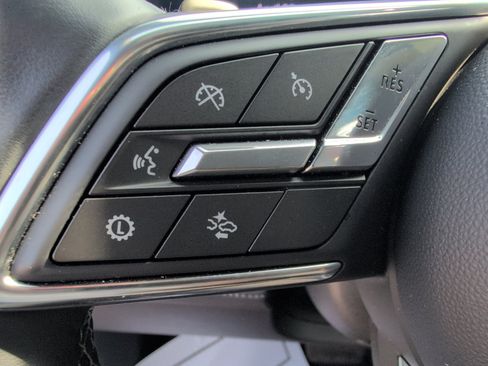 Used 2025 Buick Enclave Preferred FWD image 22