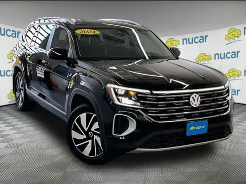 Used 2024 Volkswagen Atlas SEL AWD/4WD image 1