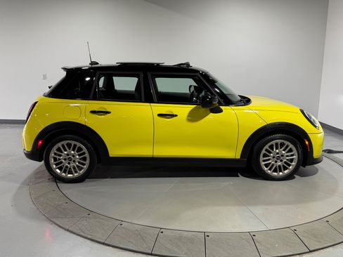 Used 2025 MINI Cooper S FWD image 7