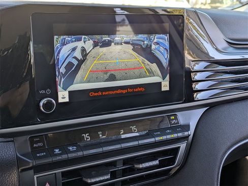 Used 2025 Toyota Camry Hybrid image 16