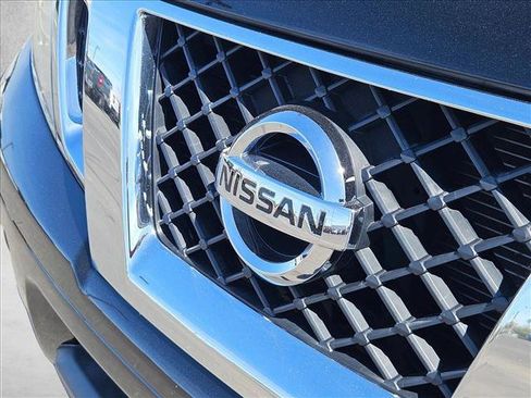 Used 2015 Nissan Frontier SV image 25