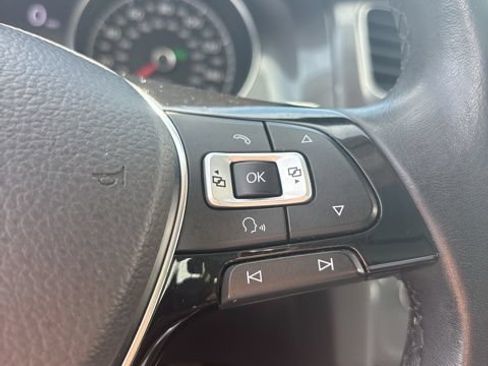 Used 2017 Volkswagen Golf Alltrack SE AWD/4WD image 16