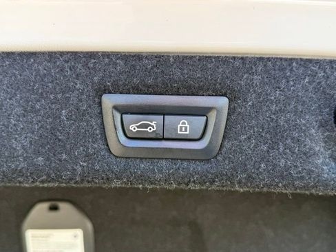 Certified 2023 BMW 530e w/ Convenience Package image 16