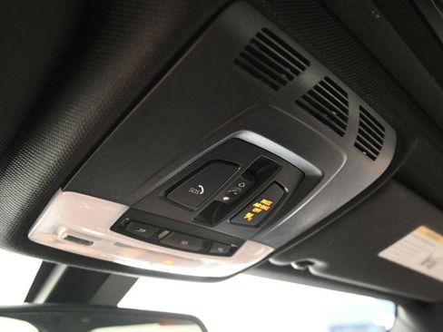 Used 2018 BMW 330i xDrive Sedan w/ Convenience Package AWD/4WD image 29