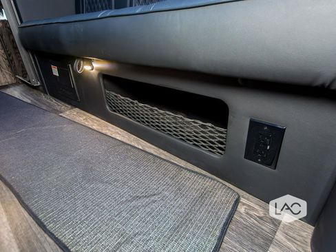 Used 2025 Mercedes-Benz Sprinter 3500 image 11
