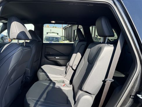 Used 2026 Lexus TX 500h AWD w/ Technology Package image 19