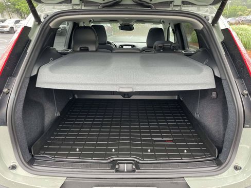 Certified 2025 Volvo XC40 B5 Ultra w/ Climate Package AWD/4WD image 10