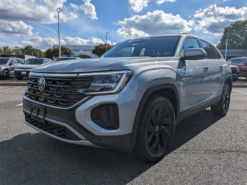 New 2026 Volkswagen Atlas Cross Sport SE image 8