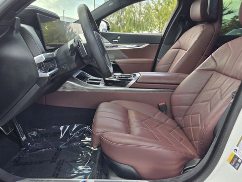 Certified 2025 BMW i7 xDrive60 AWD/4WD image 10
