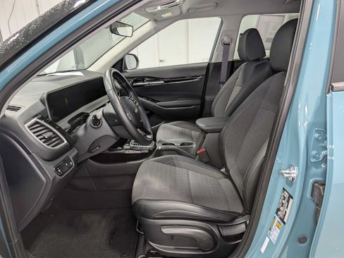 Used 2025 Kia Seltos S AWD/4WD image 4