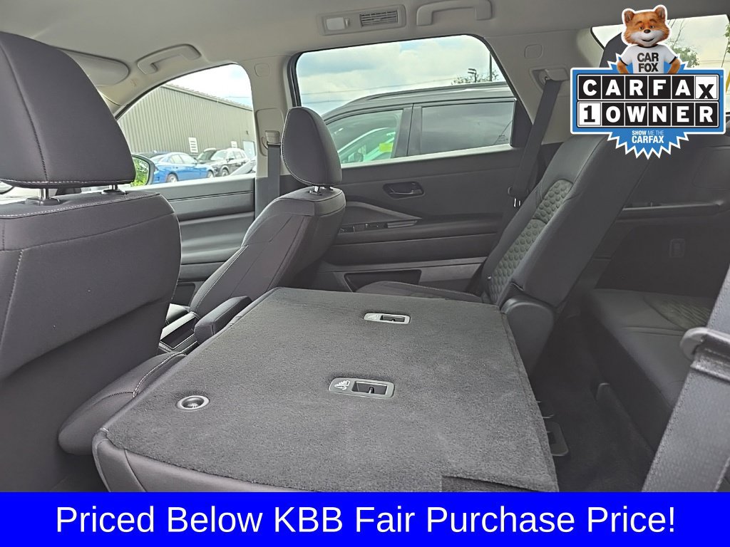 Used 2025 Nissan Pathfinder S AWD/4WD image 13