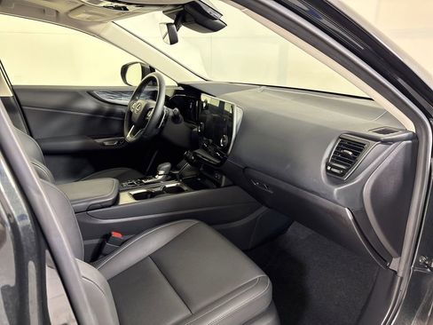 Used 2022 Lexus NX 250 FWD w/ Premium Package image 13