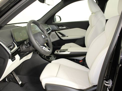 Used 2026 BMW X1 xDrive28i w/ Technology Package image 24