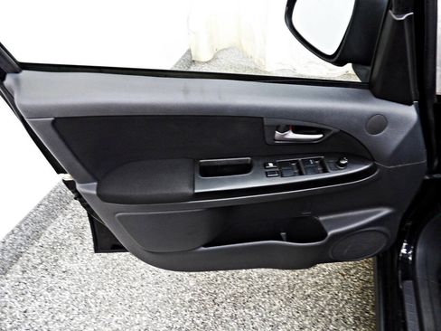 Used 2010 Suzuki SX4 Hatchback FWD image 7