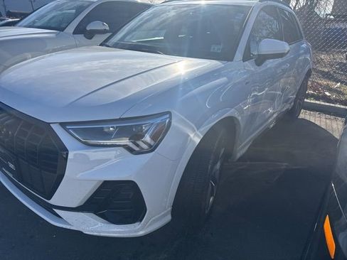 Certified 2025 Audi Q3 2.0T Premium w/ Convenience Package image 5