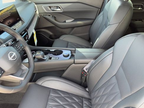 New 2026 Nissan Rogue Platinum w/ Platinum Premium Package image 19