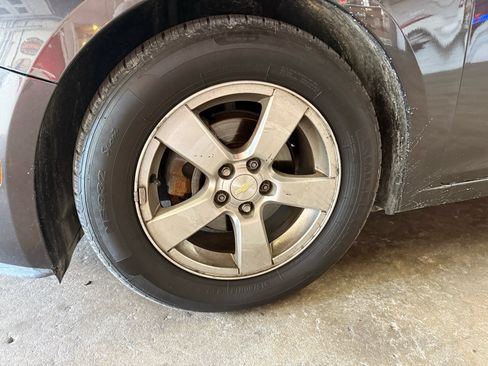 Used 2016 Chevrolet Cruze LT image 8