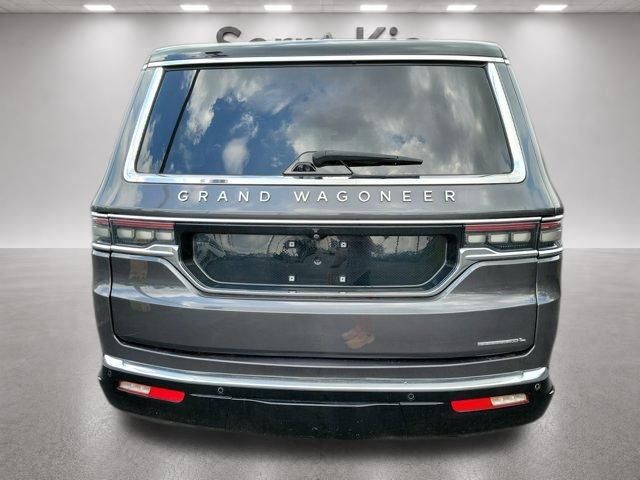 Used 2023 Jeep Grand Wagoneer L Series II AWD/4WD image 4