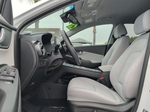 Certified 2023 Hyundai Kona SE FWD image 9