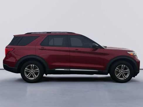 Used 2020 Ford Explorer XLT RWD image 2