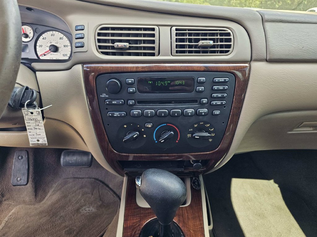 Used 2007 Ford Taurus SEL FWD image 24