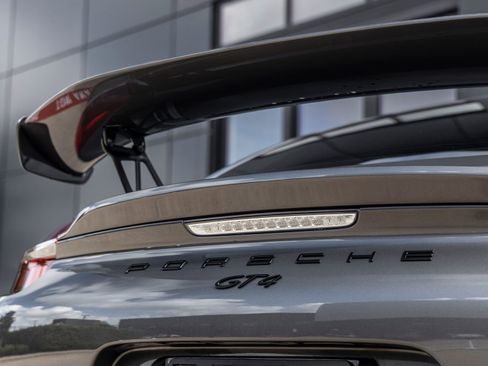 Certified 2016 Porsche Cayman GT4 RWD image 15