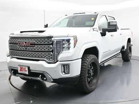 Used 2022 GMC Sierra 3500 Denali w/ Denali Ultimate Package AWD/4WD image 2
