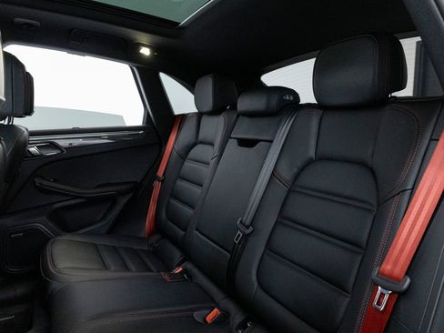 Certified 2026 Porsche Macan GTS AWD/4WD image 35