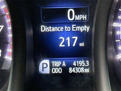 Used 2018 Toyota Avalon Limited image 16