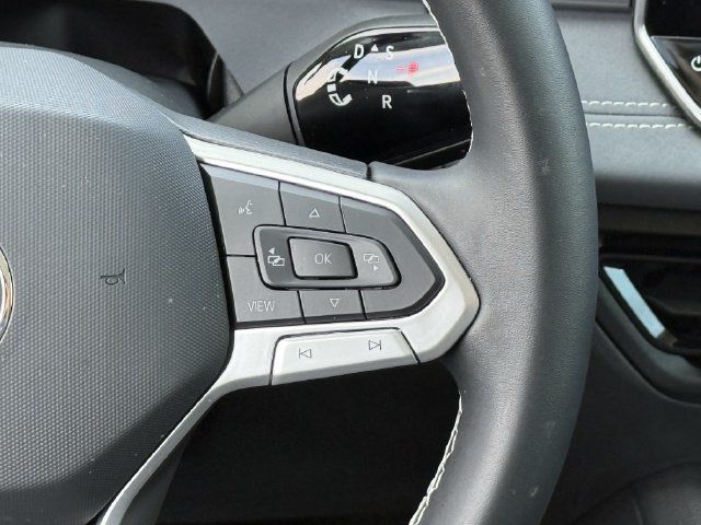 Used 2026 Volkswagen Tiguan SE FWD image 14