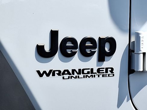 Used 2021 Jeep Wrangler Unlimited Sport AWD/4WD image 29