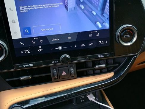 Used 2025 Lexus NX 250 FWD w/ Accessory Package (2T) image 3