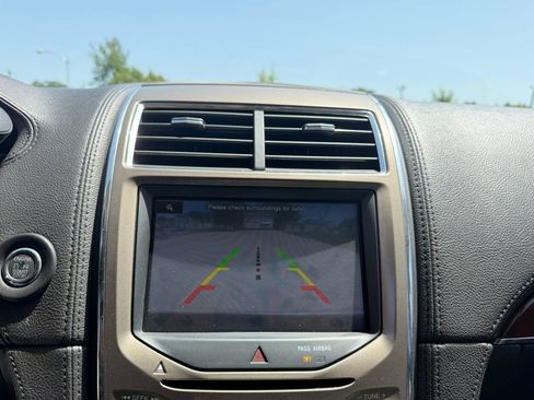 Used 2012 Lincoln MKX AWD image 13