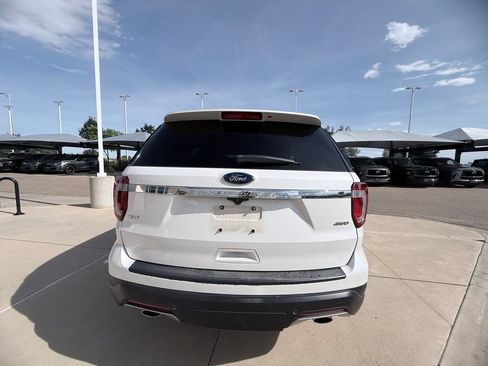 Used 2018 Ford Explorer XLT AWD/4WD image 5