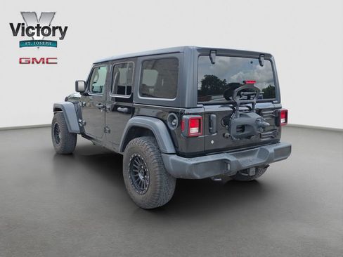 Used 2018 Jeep Wrangler Unlimited Sport S AWD/4WD image 15