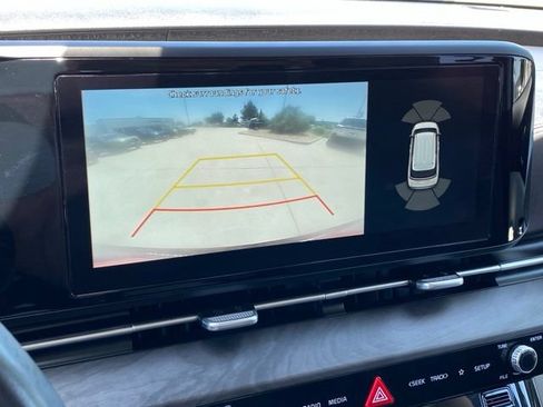Used 2022 Kia Carnival EX FWD image 22