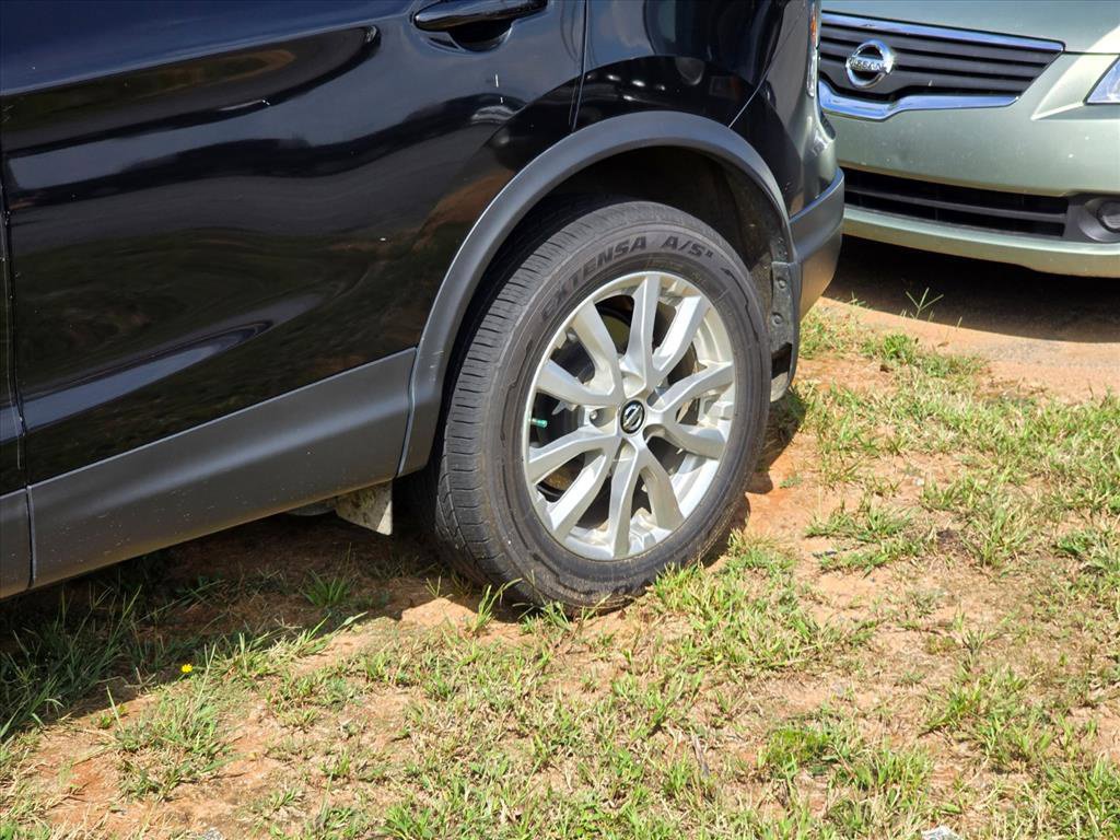 Used 2022 Nissan Rogue Sport S FWD image 16