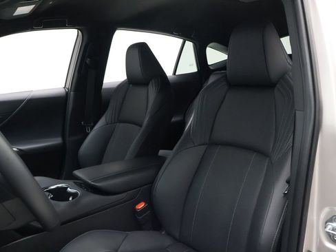 Certified 2024 Toyota Venza Limited image 13