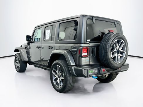 Used 2024 Jeep Wrangler Unlimited w/ Dual Top Group AWD/4WD image 5