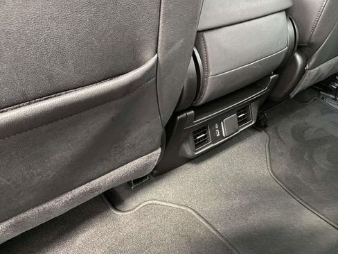 Used 2025 GMC Sierra 1500 SLT image 13