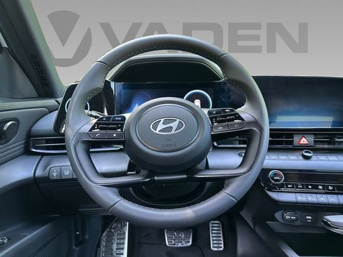 New 2025 Hyundai Elantra SEL image 13