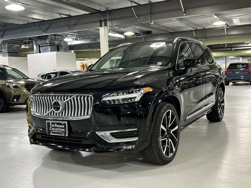 Used 2023 Volvo XC90 B5 Plus w/ Protection Package Premier AWD/4WD image 5