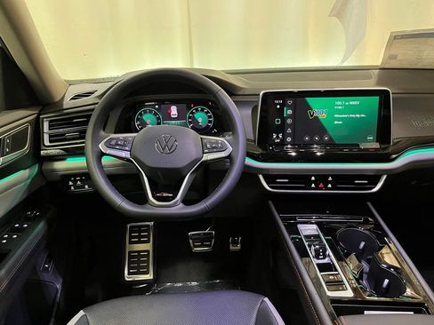 New 2026 Volkswagen Atlas Peak Edition AWD/4WD image 17