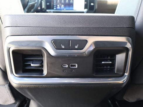 Used 2024 Chevrolet Silverado 2500 High Country w/ High Country Premium Package AWD/4WD image 32