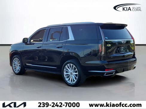 Used 2021 Cadillac Escalade Luxury RWD image 4
