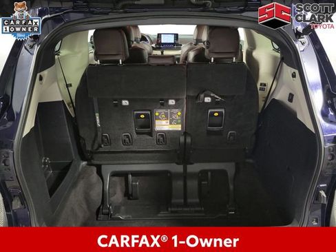 Used 2021 Toyota Sienna Platinum FWD image 30