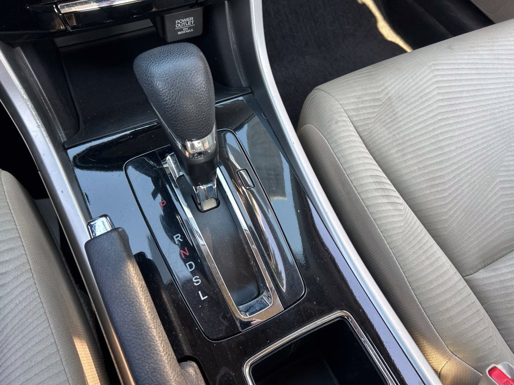 Used 2016 Honda Accord LX image 32