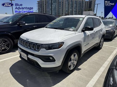 Used 2022 Jeep Compass Latitude FWD image 12