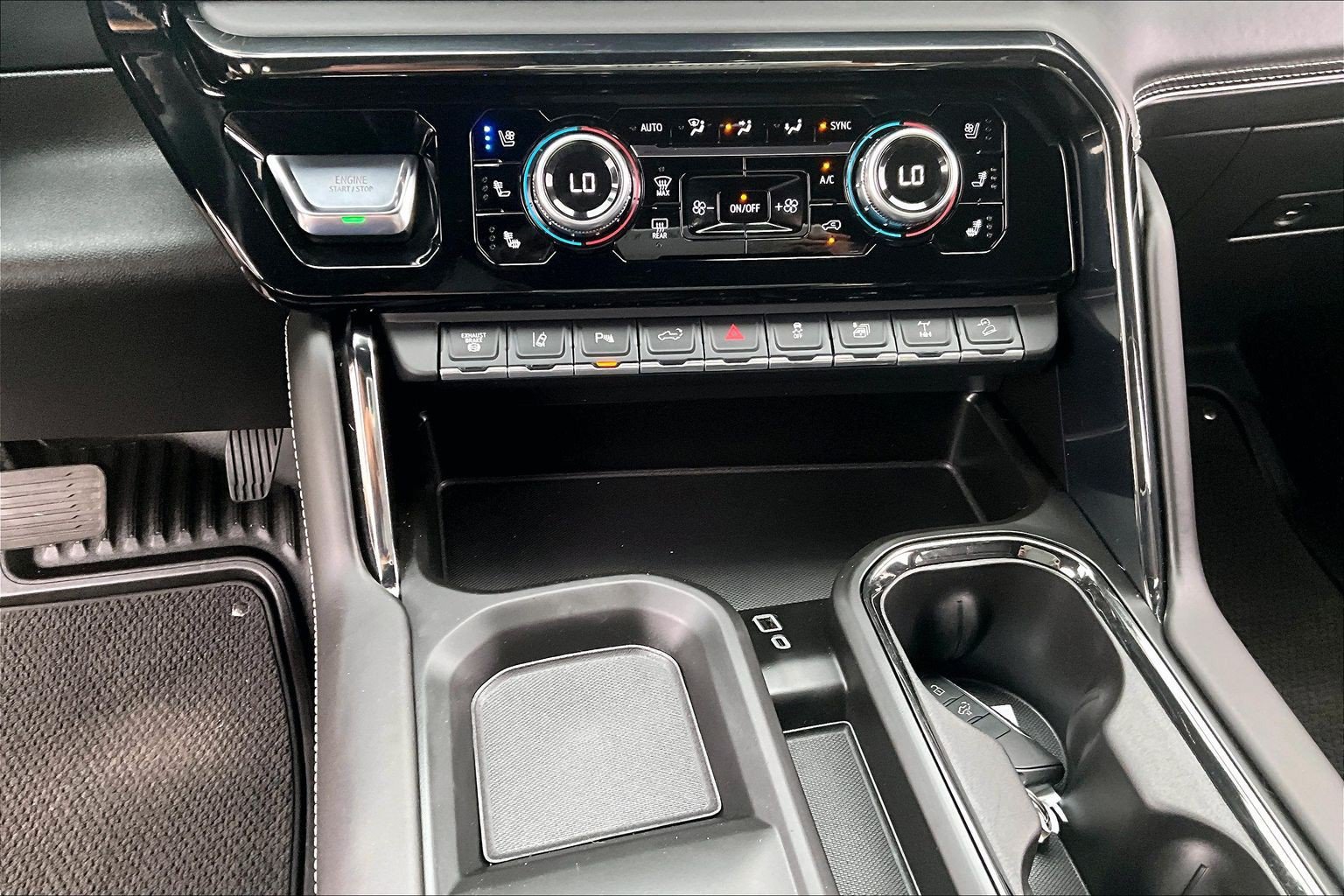 Used 2024 GMC Sierra 2500 AT4X AWD/4WD image 26